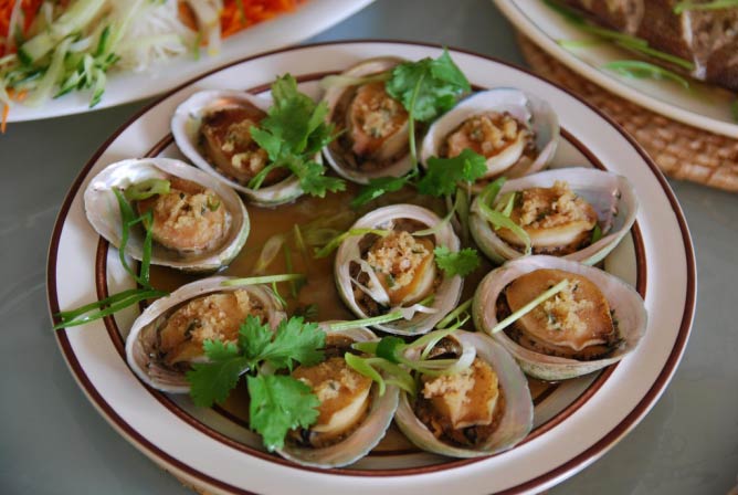 Steamed baby abalone